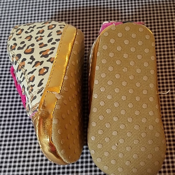 Sneakers Shoes Size 11 (28) 4 1/2" x 2 1/4. - Picture 5 of 6